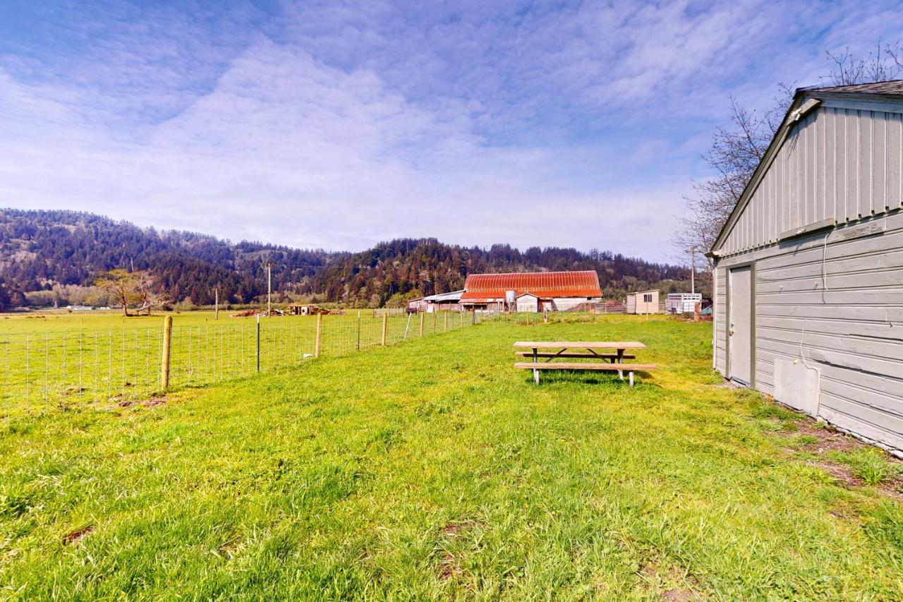 Redwood Farmhouse In The Orick Valley Eksteriør billede